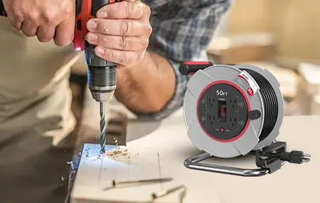 Iz katerega materiala je izdelana plastična tuljava