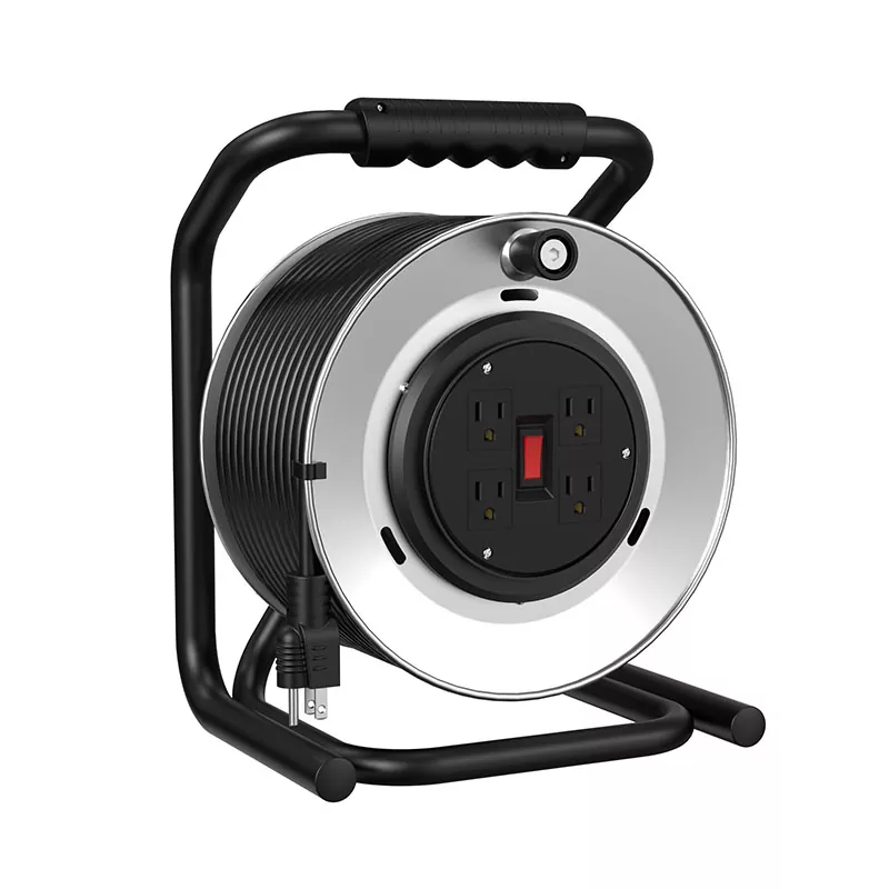 Kolut za kovinsko vrvico s 4 vtičnicami 120 ft Kolut za kovinsko vrvico s 4 vtičnicami 120 ft