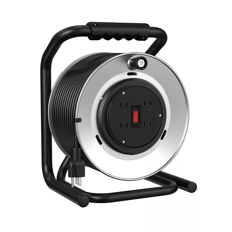 Kolut za kovinsko vrvico s 4 vtičnicami 120 ft